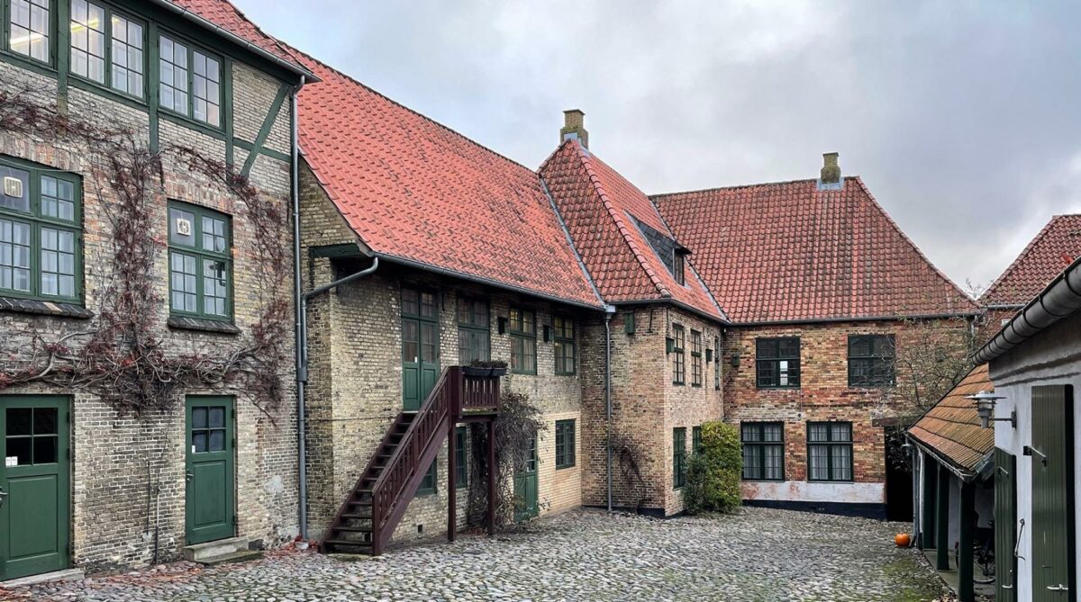 I næsten 200 år har Marcussens Gård dannet ramme om Danmarks ældste orgelbyggeri, som stadig er i aktiv drift. Foto: Realdania By & Byg.