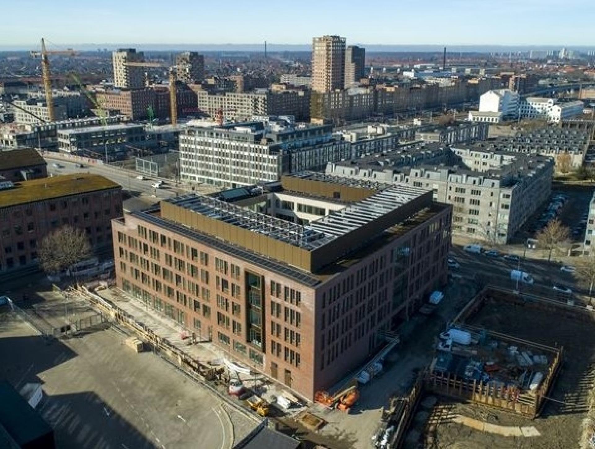 Biotekselskabet Genmabs nye domicil, der er formet som en kube i fem etager, ligger centralt i Valby. Foto: Jonathan Grevsen