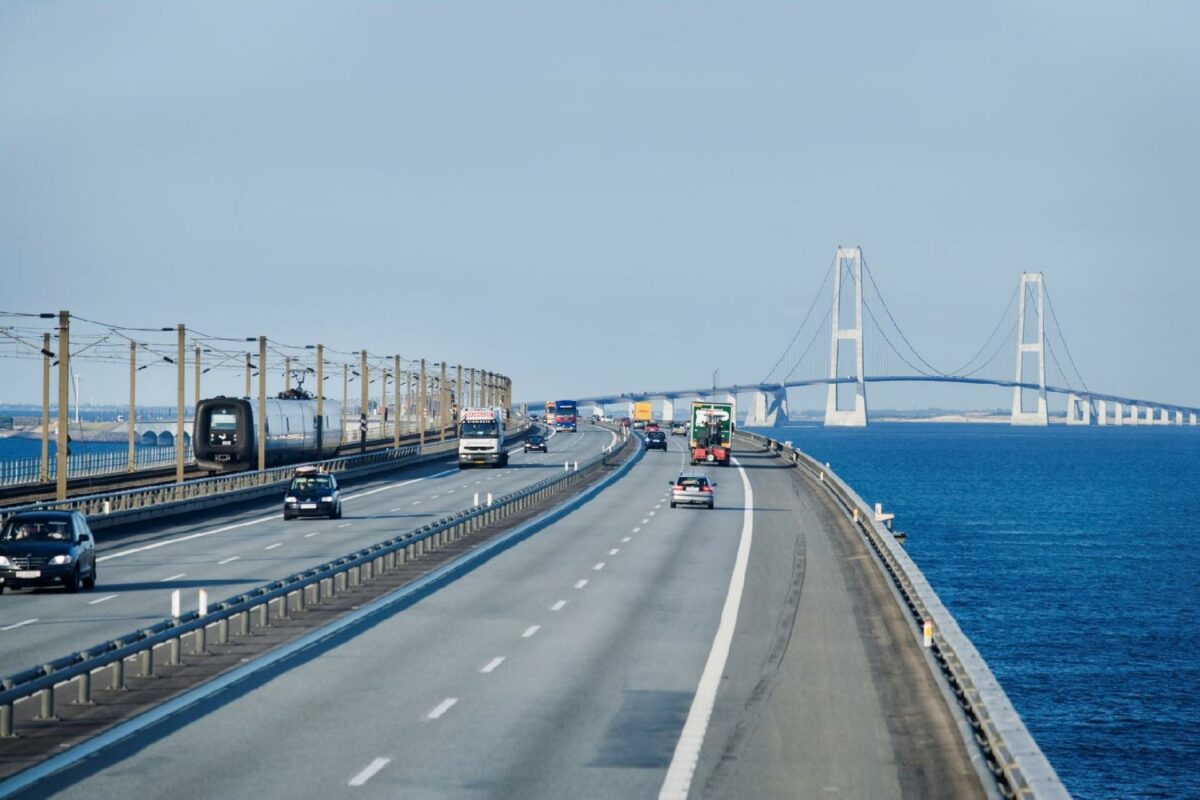 Storebæltsforbindelsens Vestbro er den 6,6 kilometer lange lavbro, der forbinder Fyn med Sprogø. Foto: Sund&Bælt.