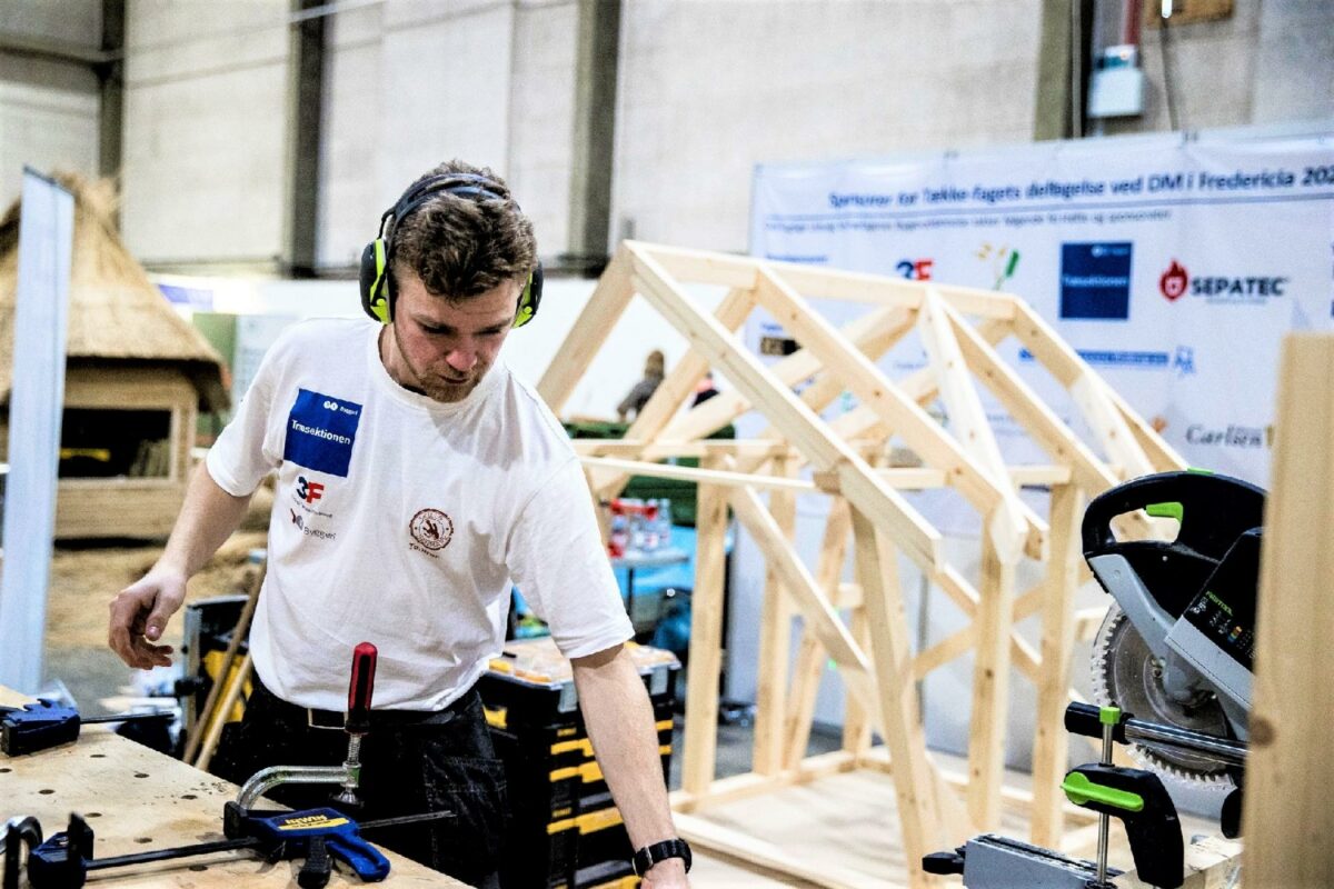 EuroSkills2025 spiller blandt meget andet en central rolle, når det gælder Danmarks klimamål, da faglært arbejdskraft er nødvendig for at udføre den grønne omstilling. Billedet er fra det seneste DM i Skills. Foto: SkillsDenmark/Lasse Lagoni.