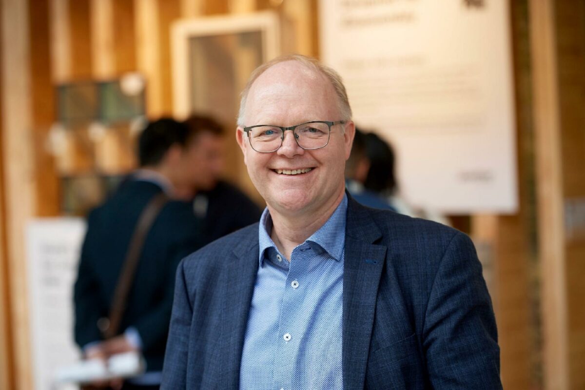 Ifølge Peter Hedegaard er arkitekter i mange tilfælde med til at skubbe bygherrer, entreprenører og andre beslutningstagere i en mere bæredygtig retning både for nybyggeri og renoveringsprojekter. Fotos: Saint-Gobain Denmark.