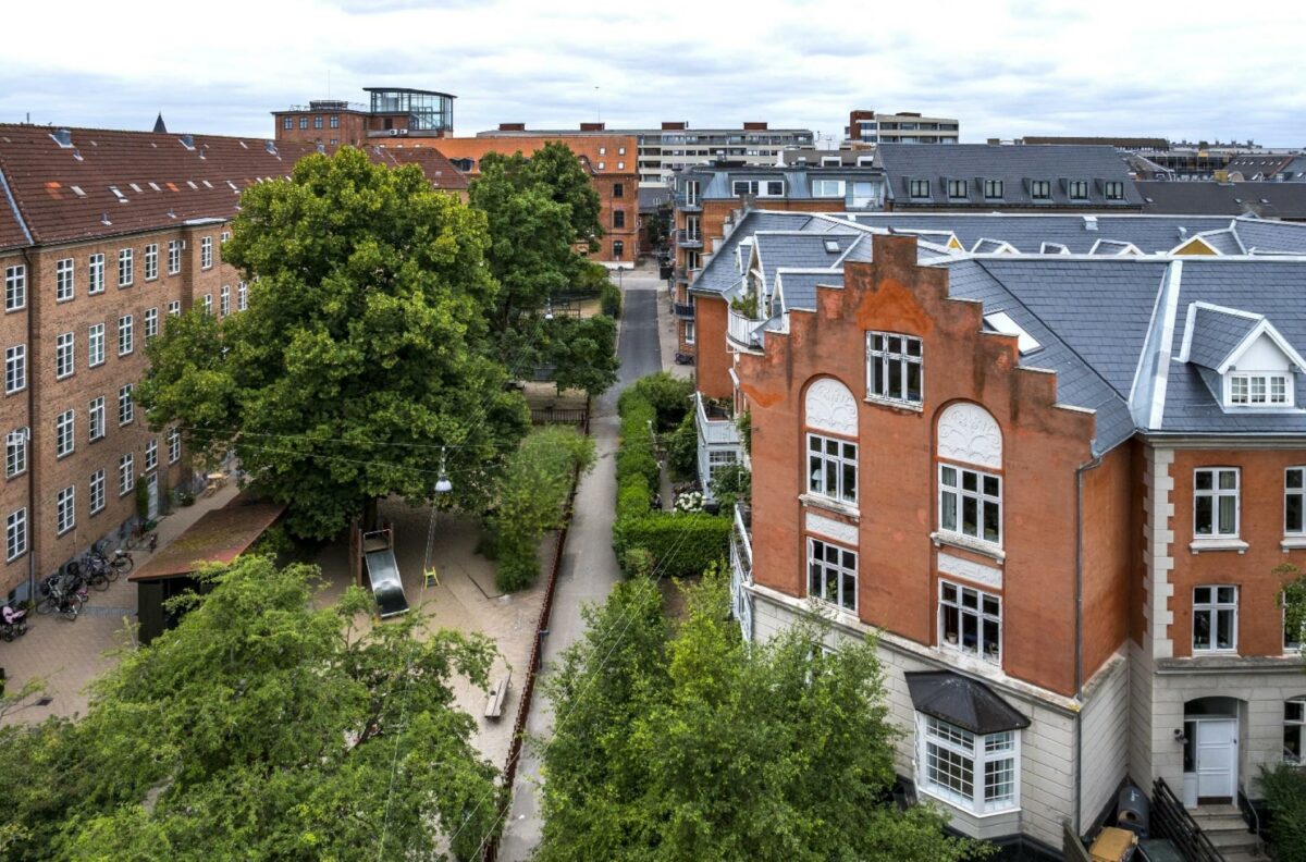 I september faldt salgstiden på ejerlejligheder fra 96 til 91 dage, mens den på villaer faldt fra 127 til 126 dage. Modsat steg den på sommerhuse fra 110 til 114 dage. Foto: Gettyimages.