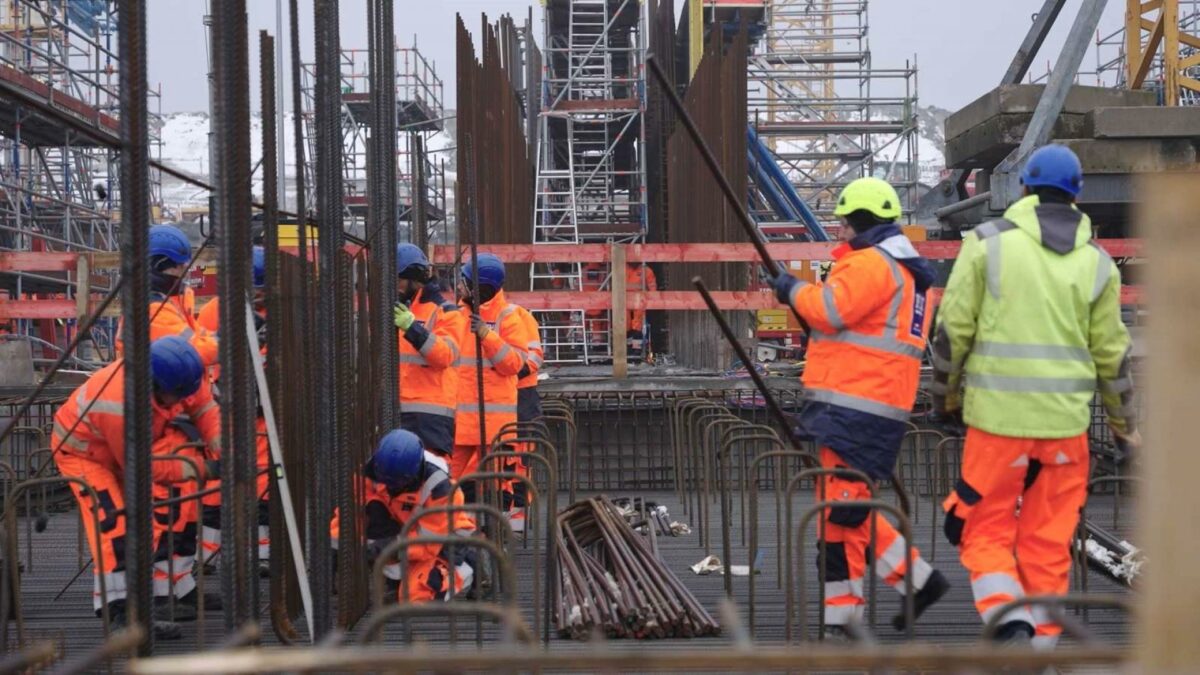 Entreprenørkonsortierne på Femern Bælt-forbindelsen skal uddanne minimum 500 lærlingeårsværk i løbet af byggeperioden. Foto: Femern.