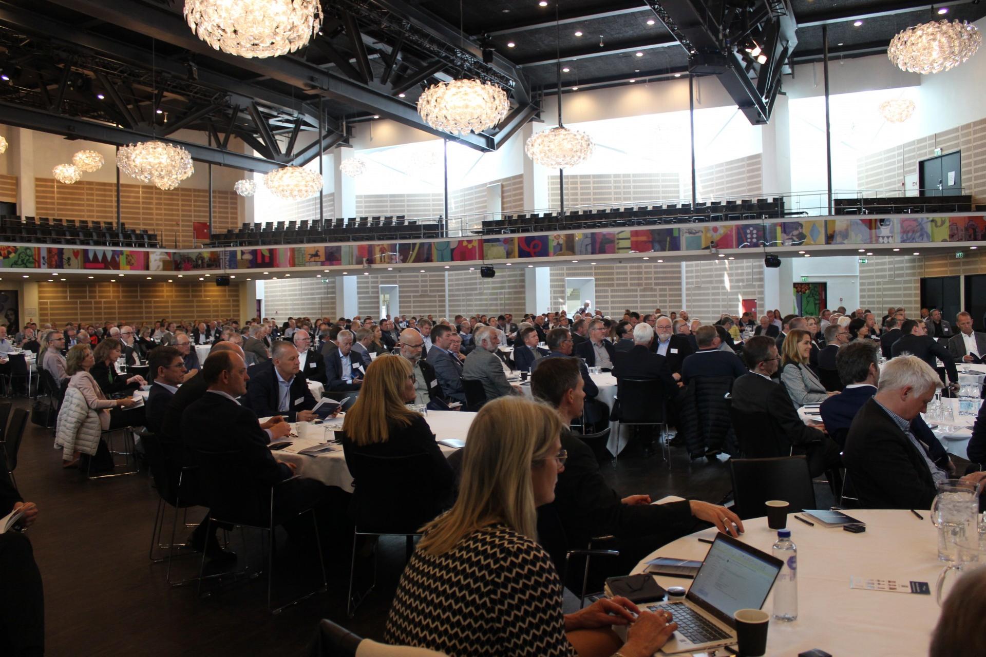 Der var fyldt i salen med branchefolk på Tivoli Congress Center til Dansk Byggeris årsdag. Foto: Louise Gregersen