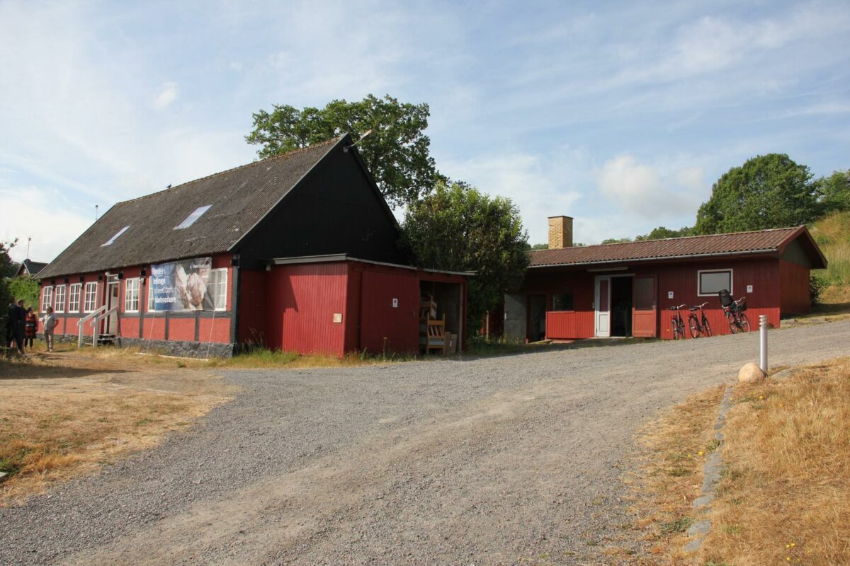 Der er blandt andet givet støtte til produktion af undervisningsmateriale, som skal anvendes til at formidle viden om renoveringen af Lærlingenes Hus på Bornholm. Arkivfoto: Torben Jastram.