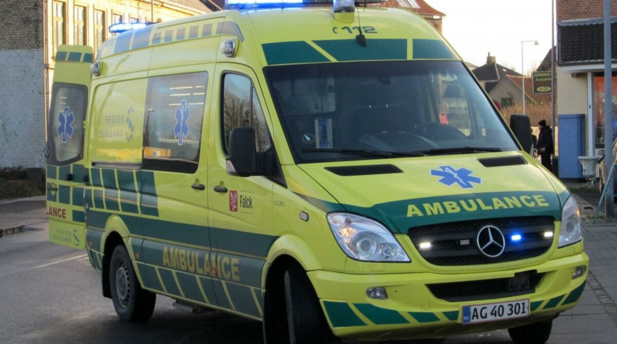 En 48-årig mand er kørt på hospitalet, efter han sad fanget under nedstyrtet sand. Foto: Colourbox.