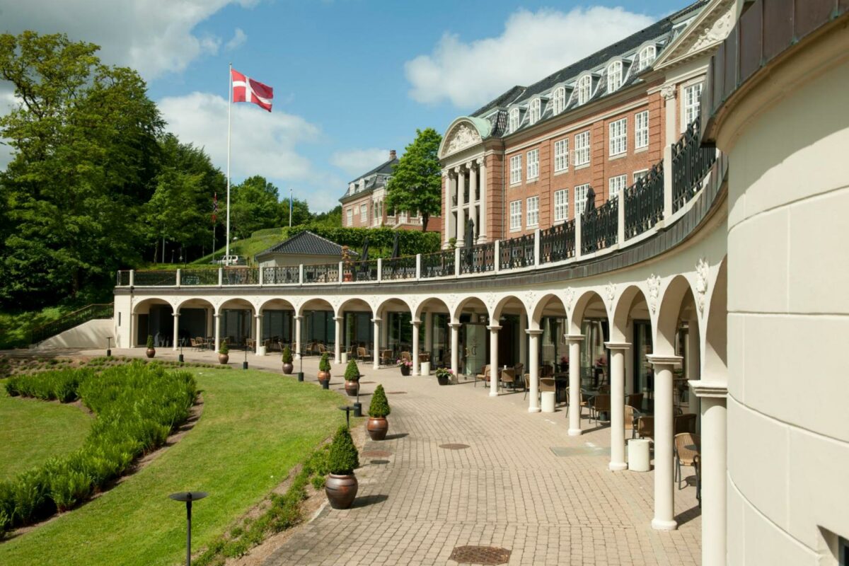 På Hotel Koldingfjord har man udnyttet den trælse situation med corona til at få gjort noget ved renoveringsopgaverne. Pressefoto.