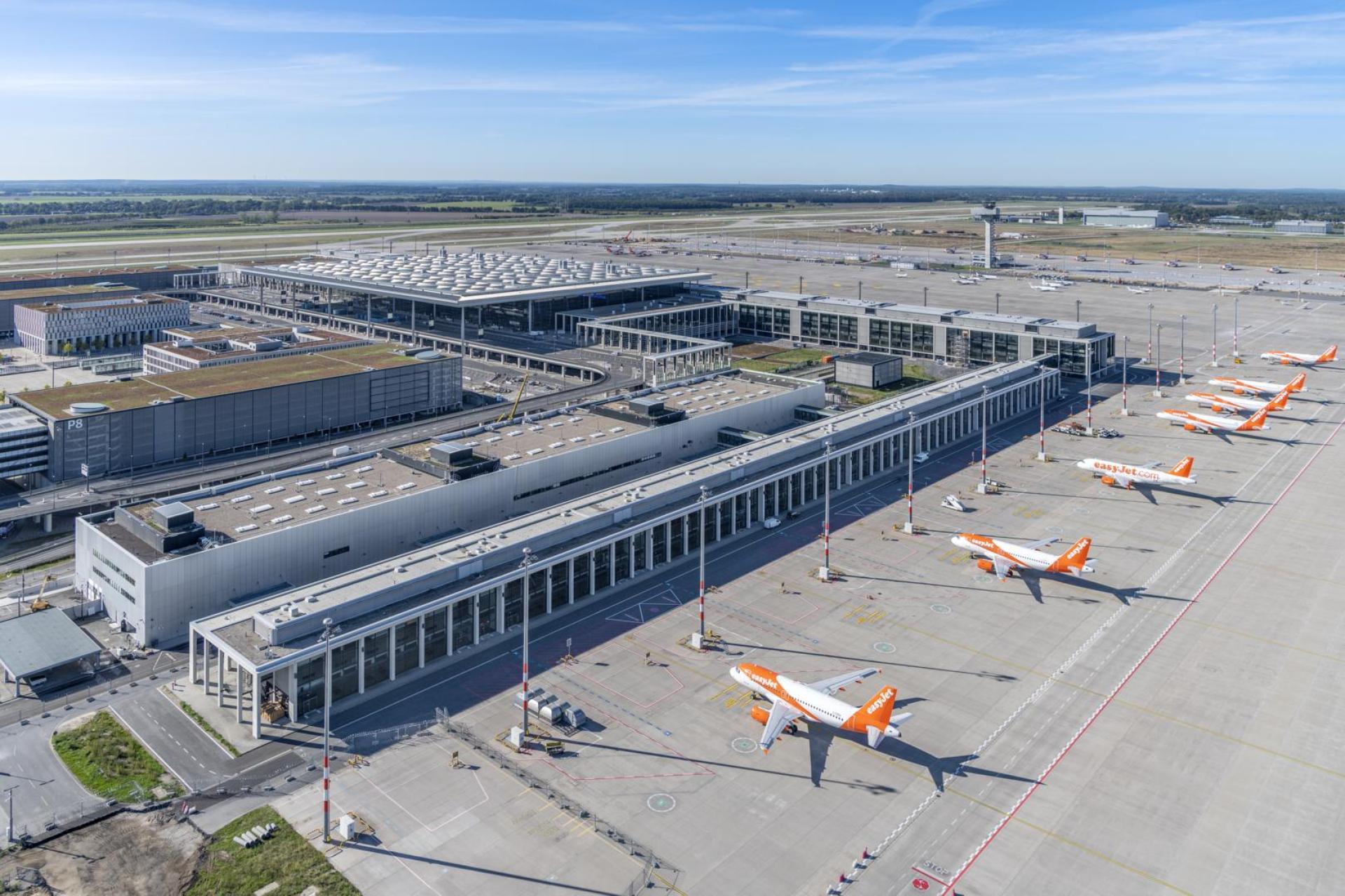 Det har taget sin tid, men nu er Berlins nye lufthavn sat i drift. Pressefoto: Günter Wicker/Flughafen Berlin Brandenburg GmbH.