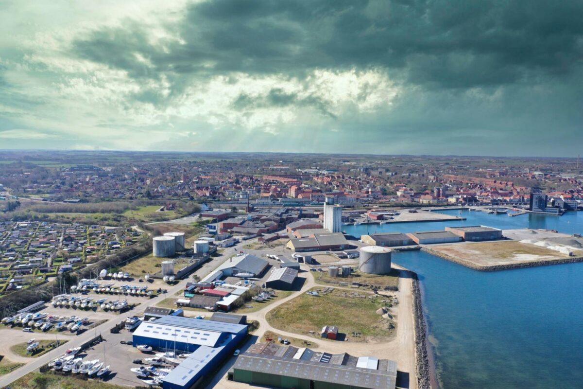 Den tidligere havnechef for Holstebro-Struer Havn og færgeoverfarten til Venø er dømt i Retten i Holstebro. Foto: Colourbox.