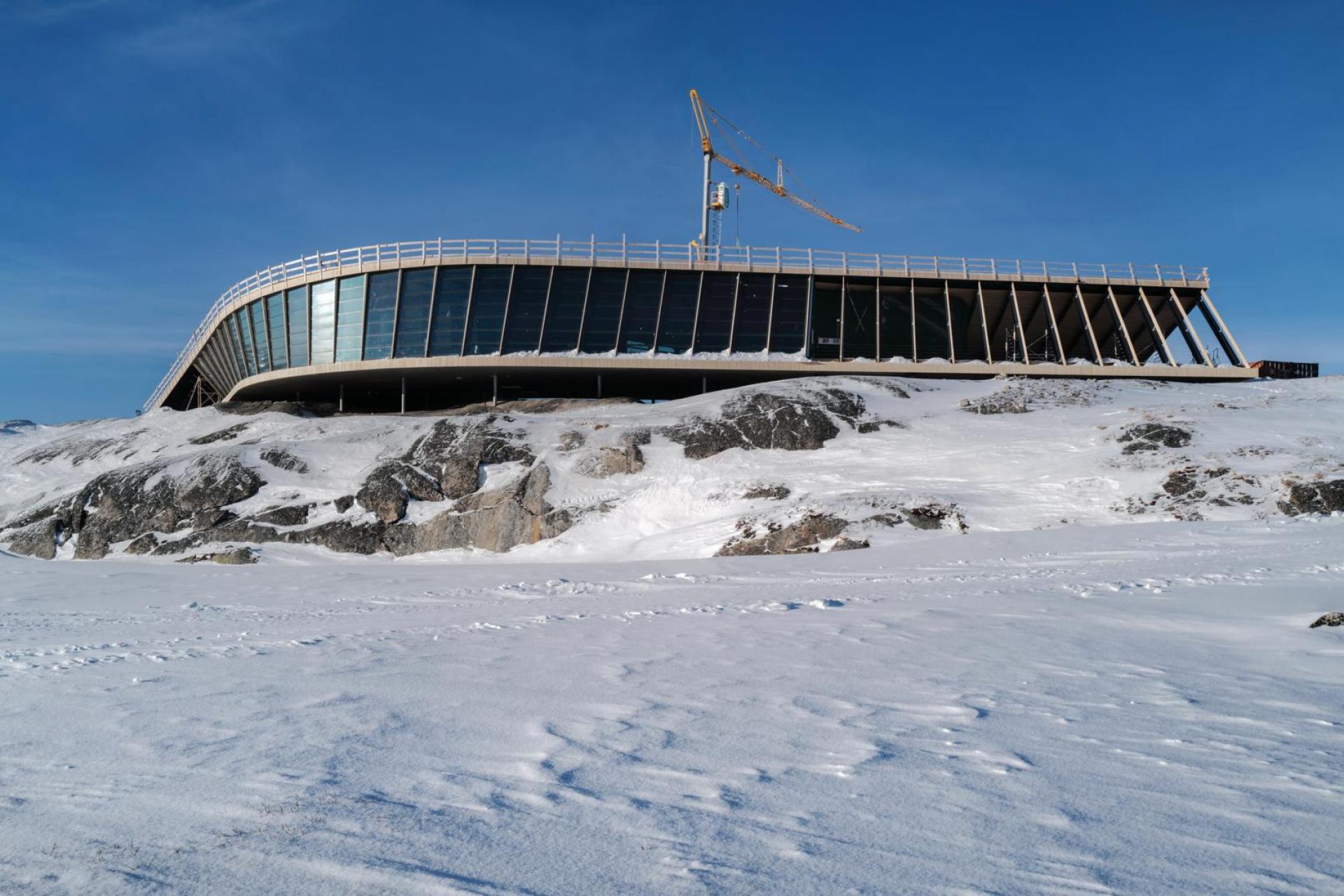 Det nye isfjordscenter er tegnet af den verdensberømte danske arkitekt Dorte Mandrup efter en international arkitektkonkurrence.  Foto: Frants Frandsen/Realdania By & Byg.