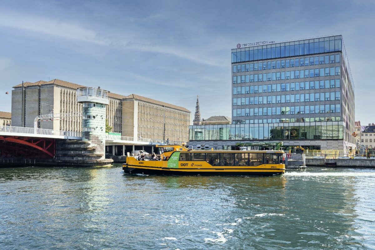 På Christianshavn har den internationale hotelkoncern NH Hotel Groups slået dørene op til deres første hotel i Norden.