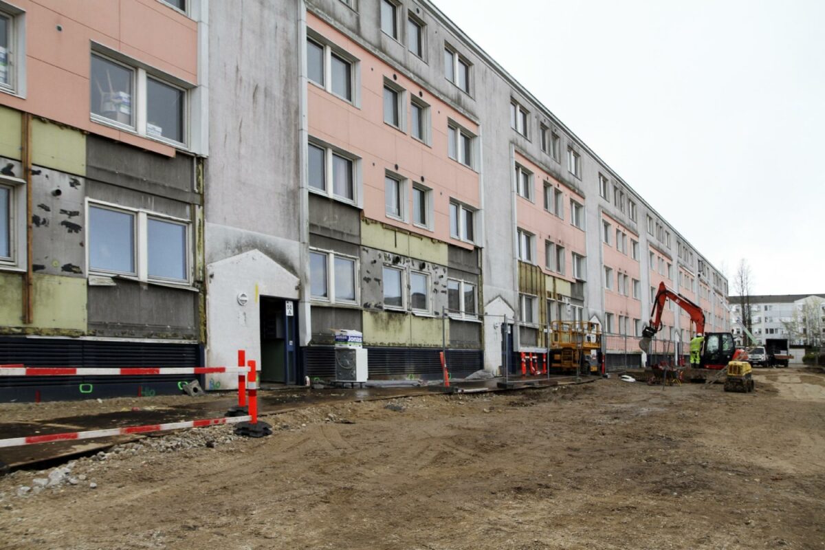 At udskyde renoveringer af almene boliger for to mia. kroner giver ikke mening for hverken KAB eller Danske Byggecentre. Foto: KAB.