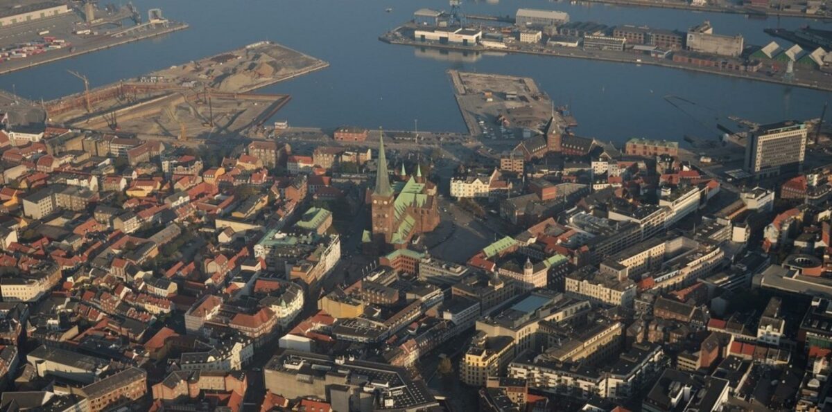 Vejen er banet for 400 ungdomsboliger i Aarhus-bydelen Brabrand. Foto: Colourbox.