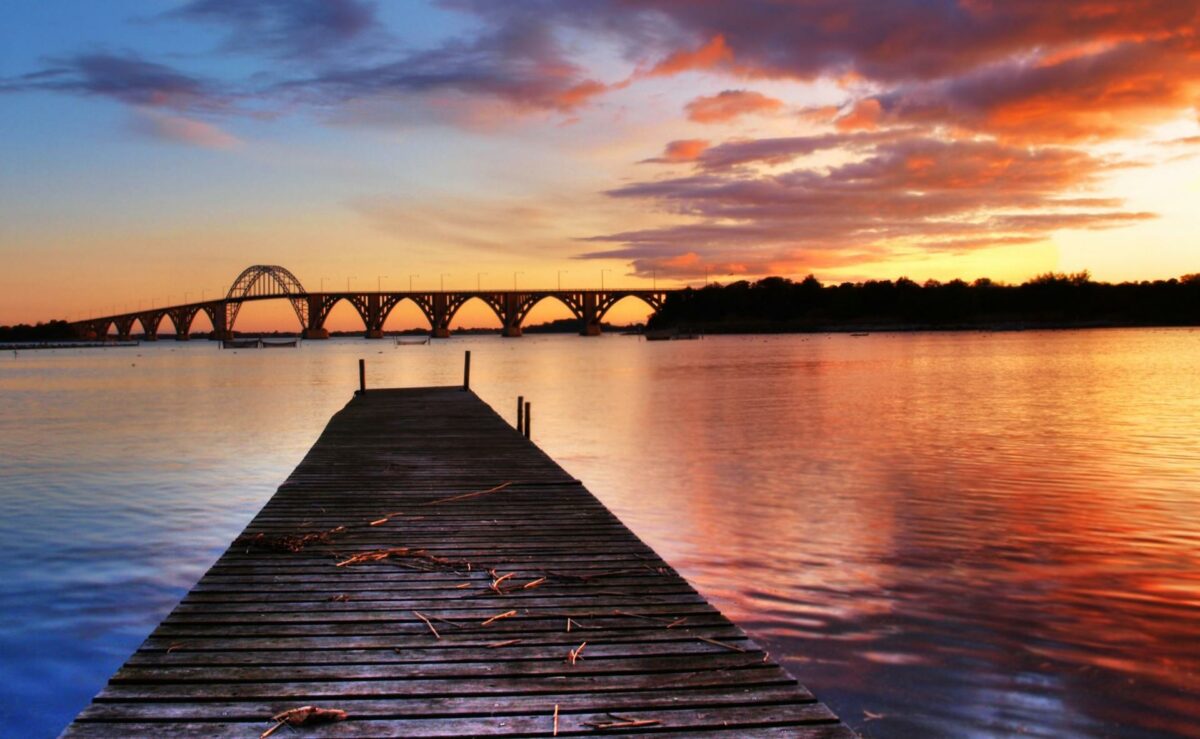 Mønbroen - eller Dronning Alexandrines Bro - skal renoveres, men det kommer til at koste mere end forventet. Foto: Colourbox.