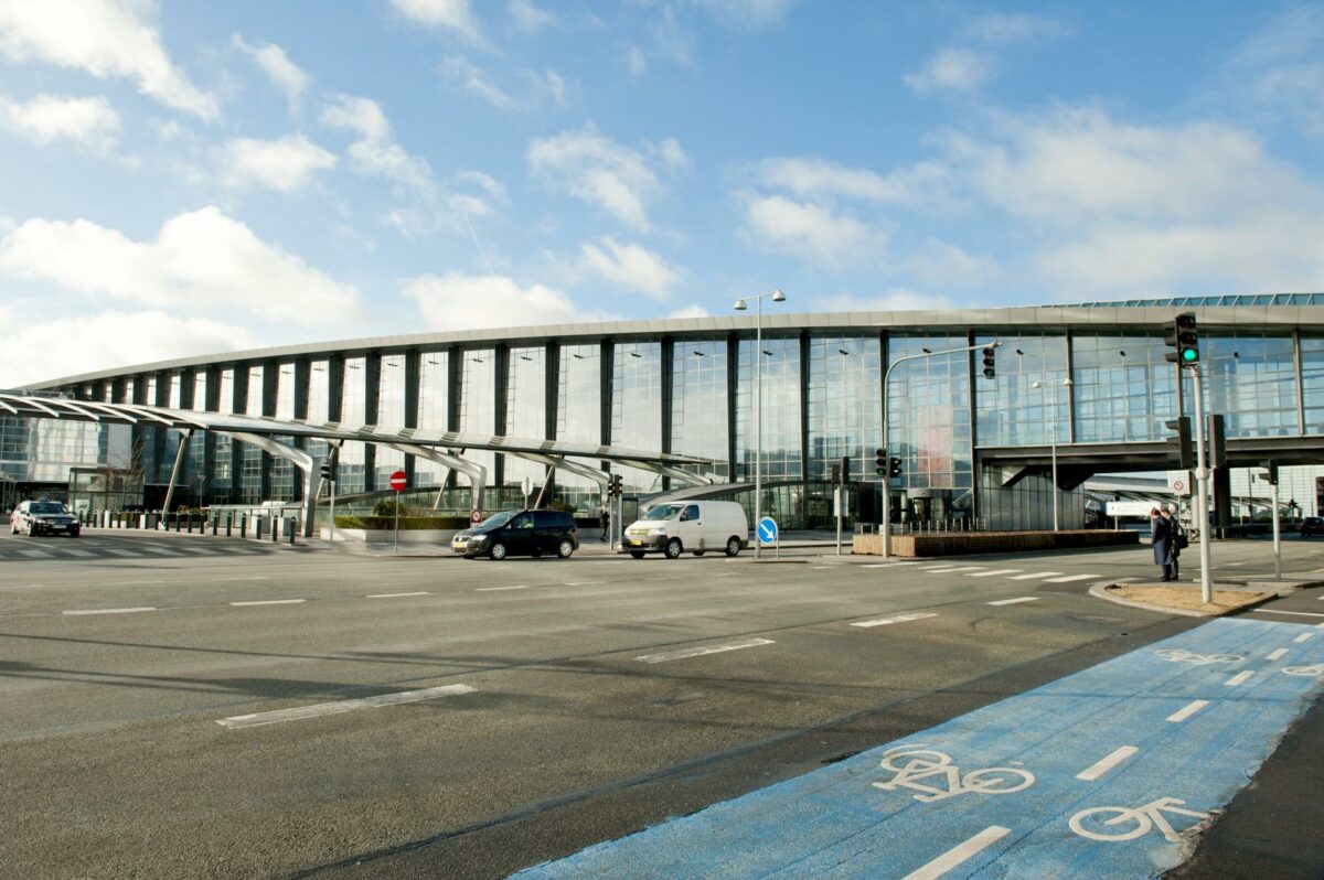 Det var i forbindelse med, at Øland skulle levere alle ventilationskanalerne til en ny terminal i Københavns Lufthavn, at ideen om et lagerhotel kom på banen. Foto: Colourbox.