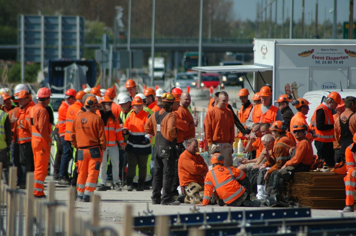 Byggepladsen lå stille fra 10.30 til 13, da det lange stræk uden arbejdsulykker blev markeret. Foto: Christian Birch.