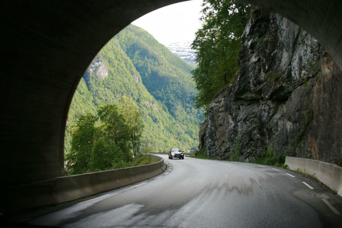 I Norge er der i alt 1.129 tunneler på de større veje. Foto: Colourbox.