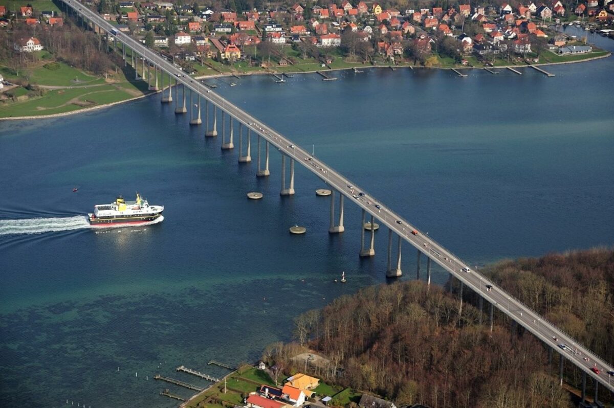 Arbejdet med at sikre Svendborgsundbroen mod skibskollisioner går i gang i slutningen af august. Foto: Vejdirektoratet.