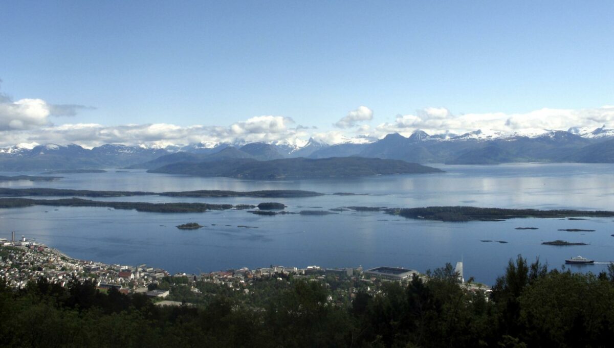 Cowi og AART har begge vundet kontrakter på det nye sygehus i Nordmøre og Romsdal, der kommer til at ligge nær Molde ved Fannefjorden i Norge. Foto: Aart Architects.