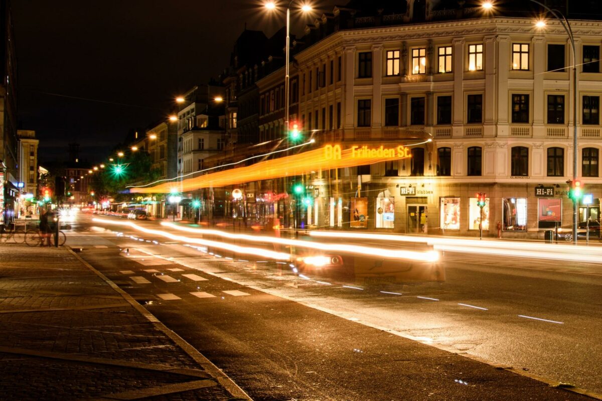 Transportministeren standser nu analyse af muligheden for et net af letbaner og BRT-busser (Bus Rapid Transit) i Storkøbenhavn. Foto: Colourbox.