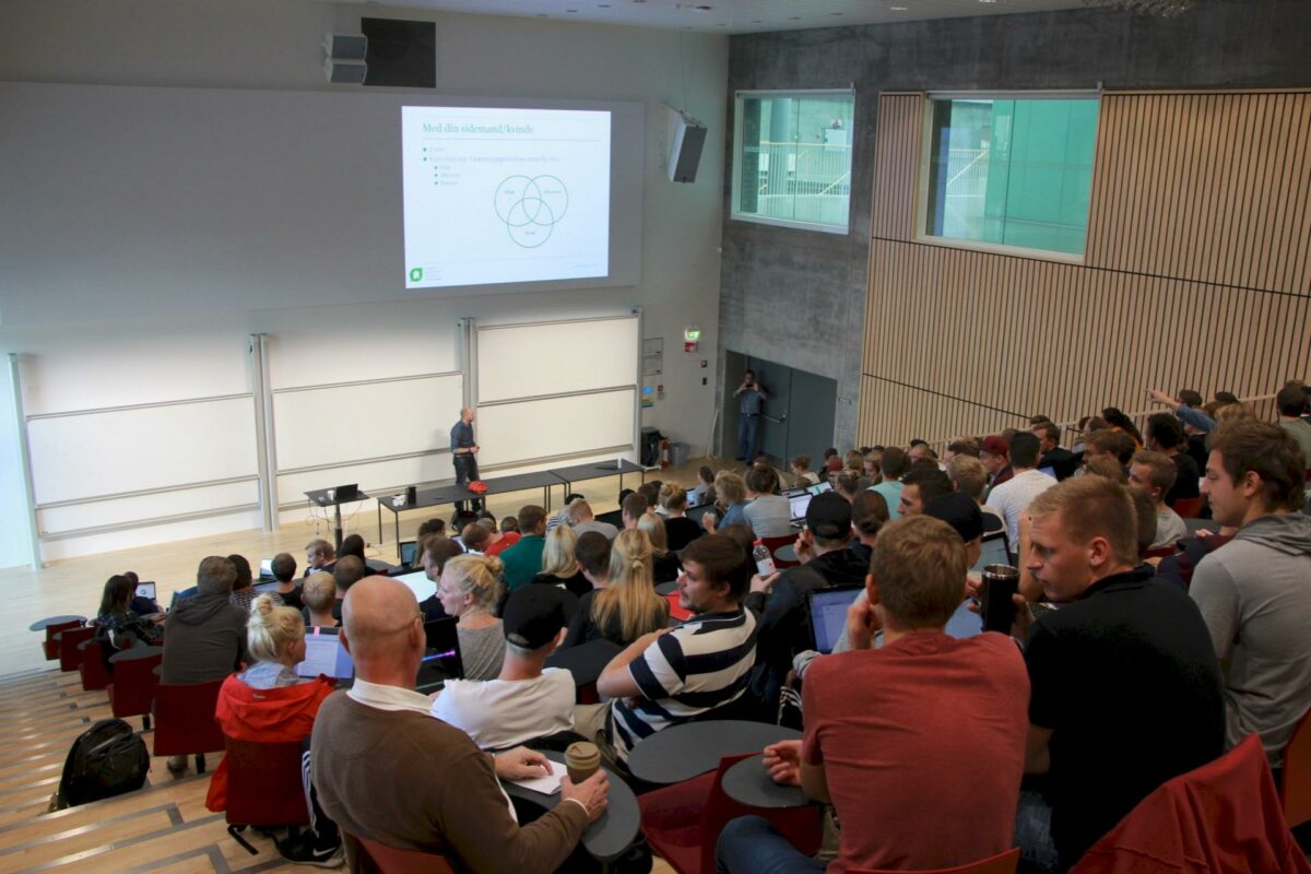 Green Building Council Denmark har sat bæredygtigt byggeri på formel og på skoleskemaet.