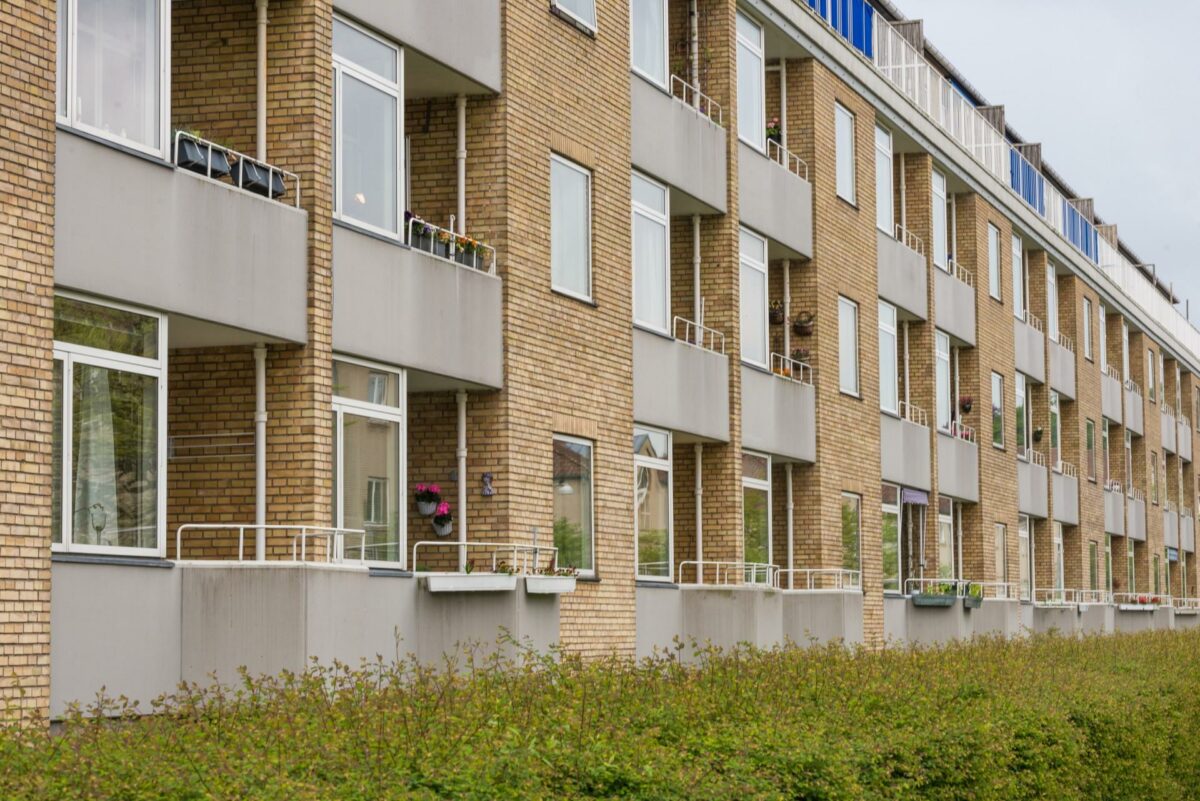 Almennyttigt boligbyggeri fra 1960-70'erne er udvalgt som særligt indsatsområde. Foto: Colourbox.