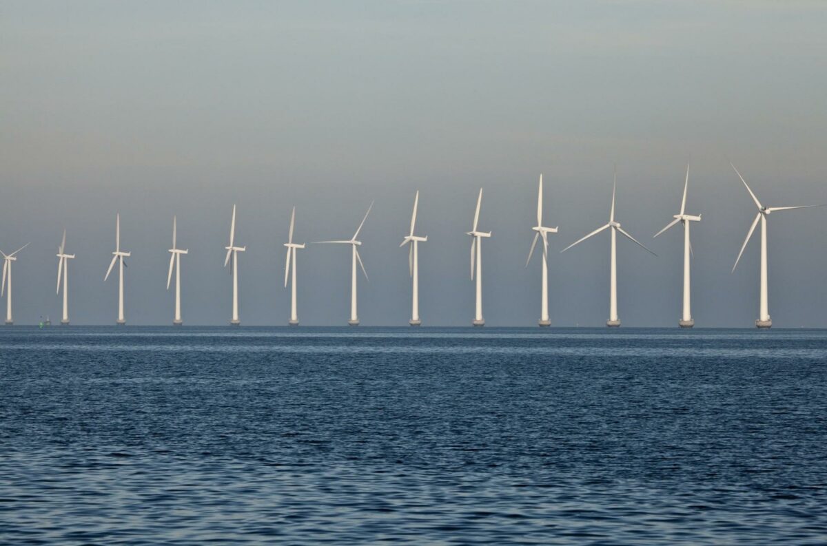 Vindkraft er det største bidrag til den vedvarende energi i Danmarks elforsyning. Foto: Colourbox.