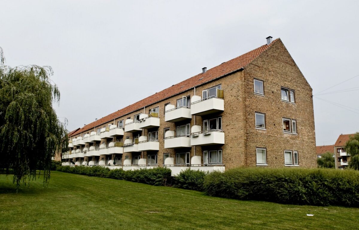 De 475 boliger er fordelt på 14 blokke. Foto: Carsten Andersen.