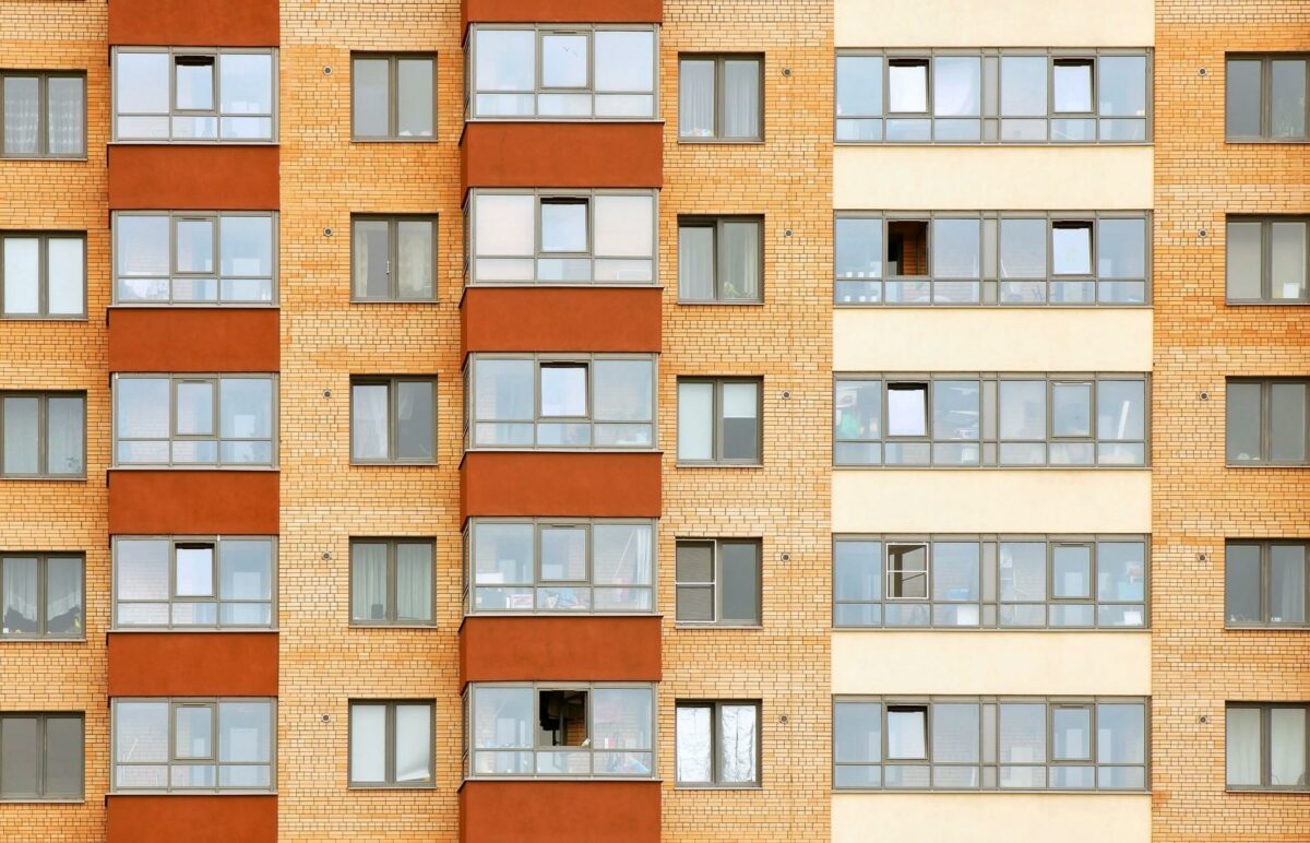 Undersøgelseskommission skal kortlægge omstændighederne omkring branden i Grenfell Tower, blandt andet for at udpege risici i andre højhuse. Foto: Colourbox.