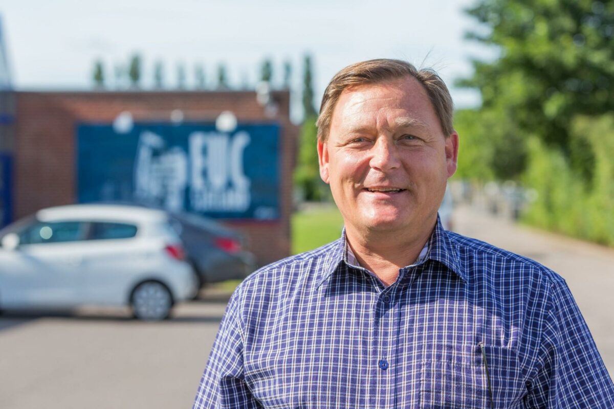 Direktør på EUC Sjælland, John Norman vil rykke skolens skills-dyst ud blandt forældrene til de elever, der skal vælge en erhvervsuddannelse. Det handler om at vise karrieveje. Foto: EUC Sjælland