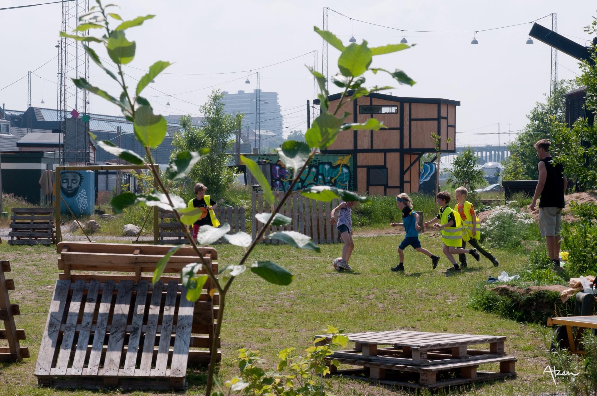 I forbindelse med grundsalget på godsbanen vil Aarhus Kommune reservere et større areal, der skal inddrages i idekonkurrencen om den ny arkitektskole. Foto: Godsbanen.sk.