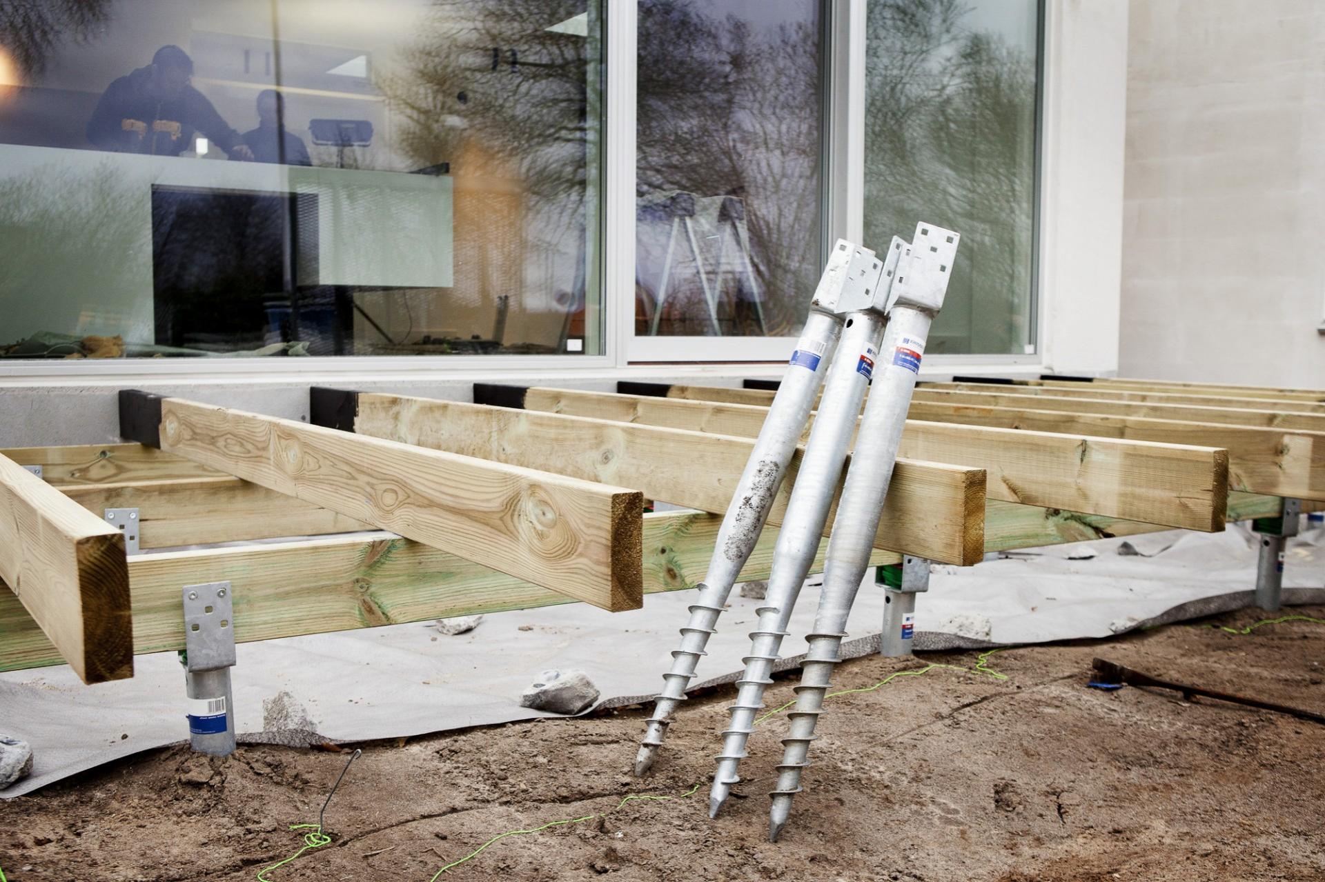 Ved at anvende skruefundamenter skal der ikke afsættes tid til, at et støbt fundament skal hærde. Foto: Grønbech.