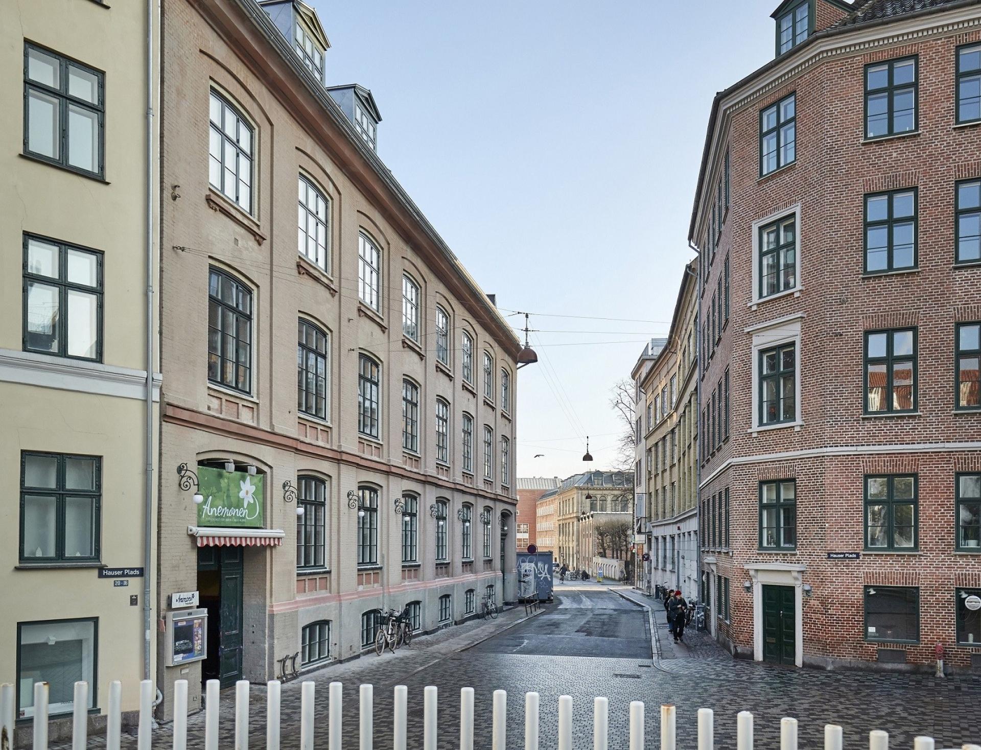 Suhmsgade 4 er renoveret med respekt for den oprindelige arkitektur. Pressefoto.