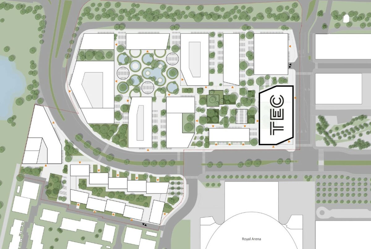 Kort over området. TEC ses lige over Royal Stages ovale form. Der er tegnet masser af grønt mellem bygningerne. Vejene er grå